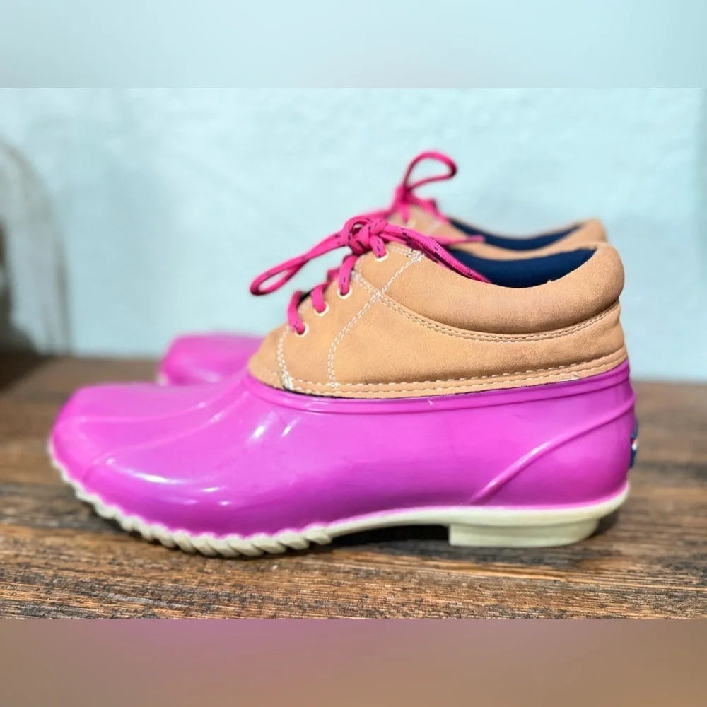 Tommy Hilfiger womens bohemain  Pink and Tan Women's Waterproof Duck Shoes Sz 10